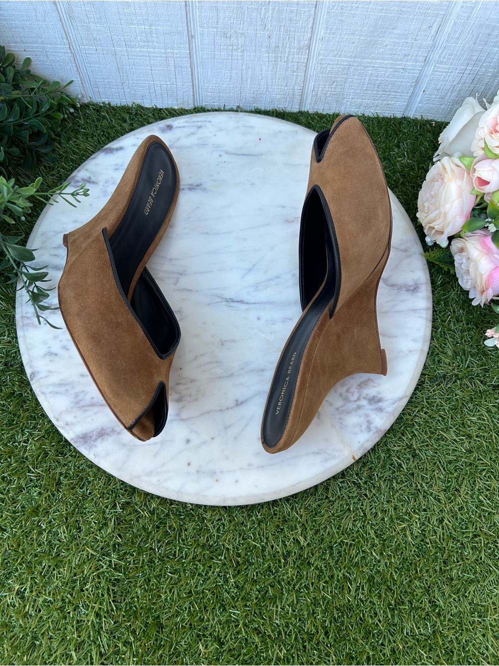 VERONICA BEARD
Mirabel Peep Toe Wedge Sandal
In Chestnut &Black Sz 9 gently used - Picture 12 of 16